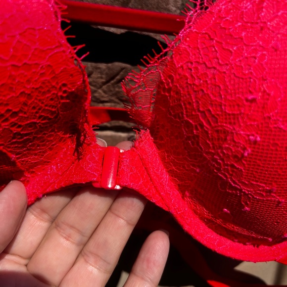 Victoria’s Secret Bra & Panty set NWOT - Picture 3 of 11